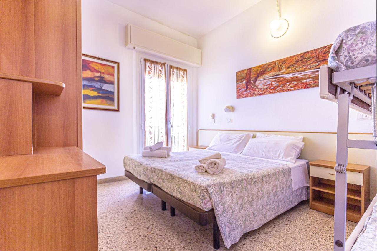 Hotel Continental Bellaria-Igea Marina Exterior photo