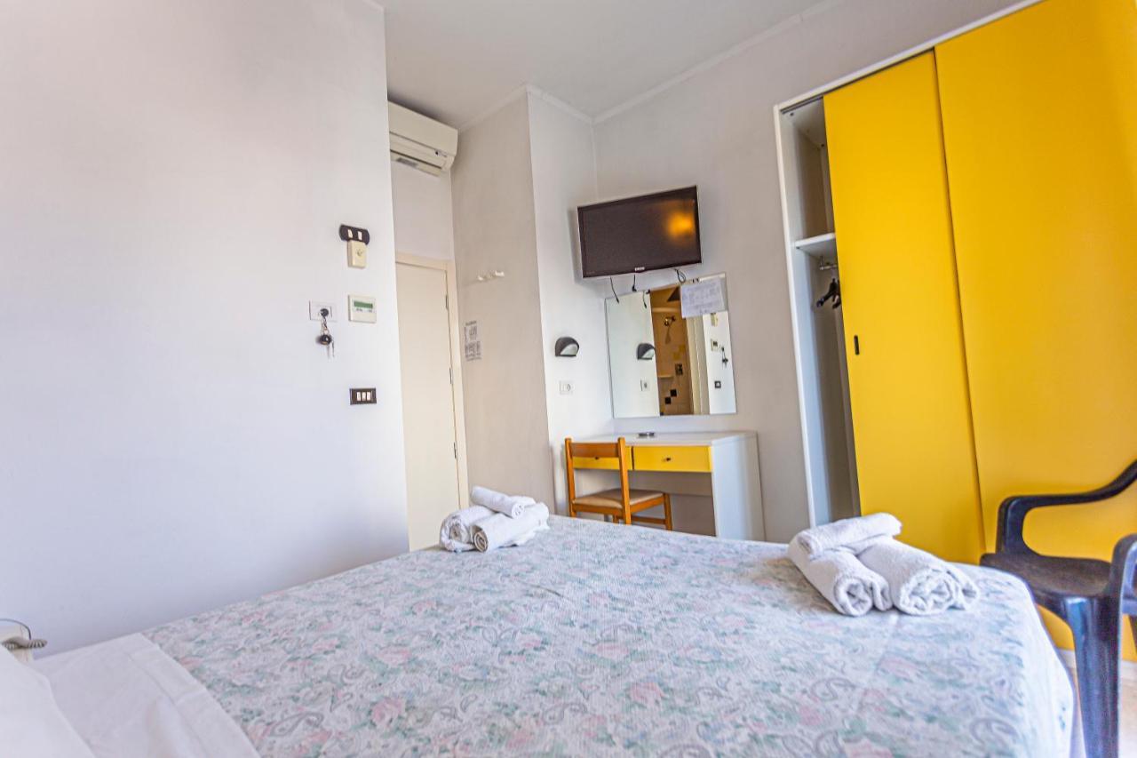 Hotel Continental Bellaria-Igea Marina Exterior photo