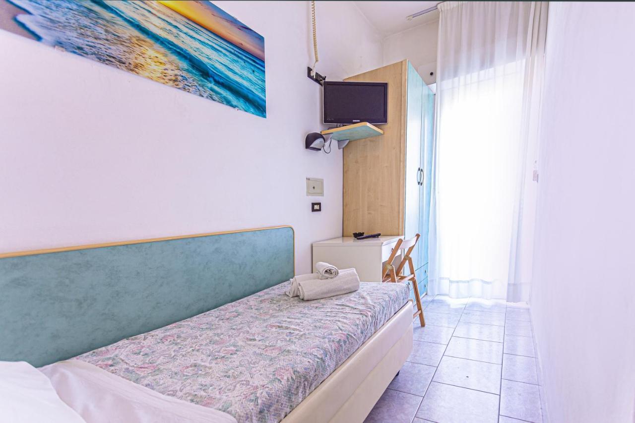 Hotel Continental Bellaria-Igea Marina Exterior photo